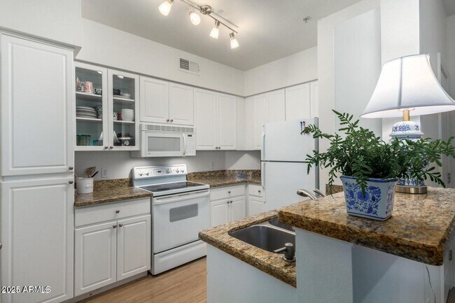 1701 E Colter St Phoenix, AZ 85016 photo 2
