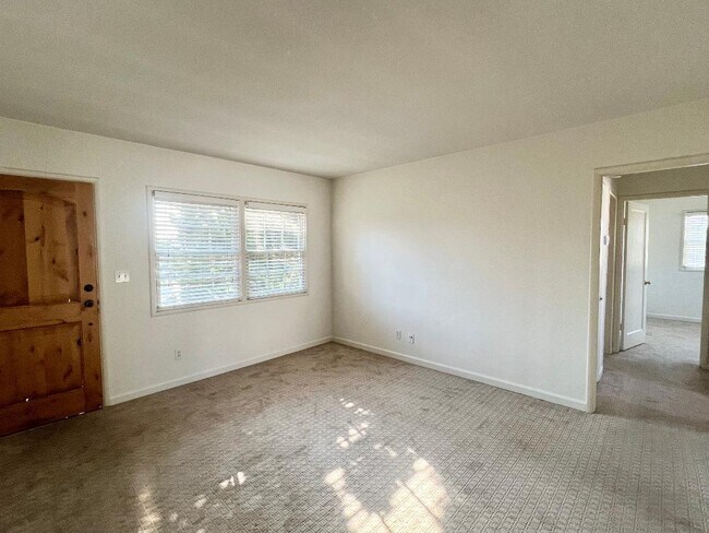 4256 Noyes St San Diego, CA 92109 photo 5