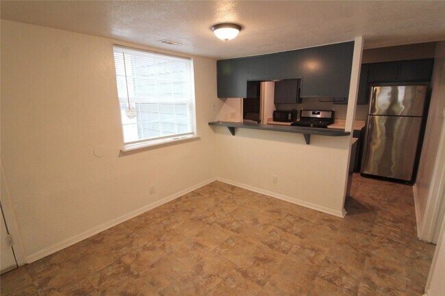 6800 Trendal Ln Austin, TX 78744 photo 4