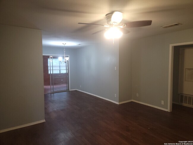 6110 Evers Rd San Antonio, TX 78238 photo 3