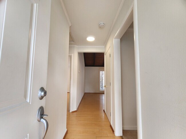 1858 Latham St Mountain View, CA 94041 photo 2