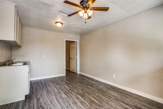 4820 Oak Ave photo 3