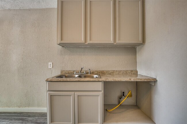 4820 Oak Ave photo 4