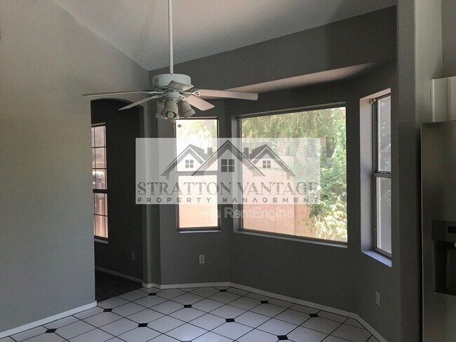 4740 E Desert Ln photo 2