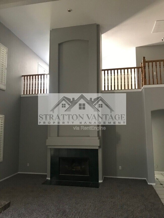 4740 E Desert Ln photo 4
