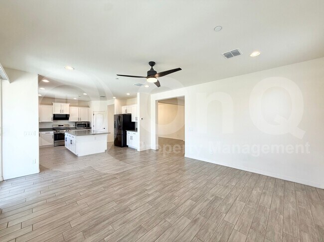 13222 W Brookhart Way Peoria, AZ 85383 photo 5
