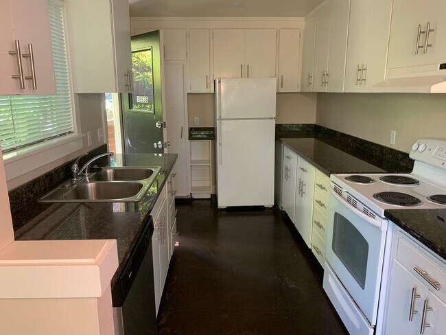 15536 27th Ave NE Shoreline, WA 98155 photo 3