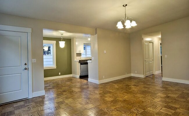 15536 27th Ave NE Shoreline, WA 98155 photo 2