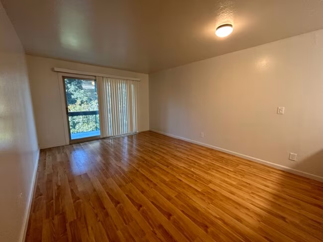 551 Jean St, Oakland (Condo) photo 5