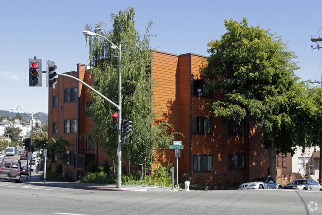 Beaumont Court photo 3