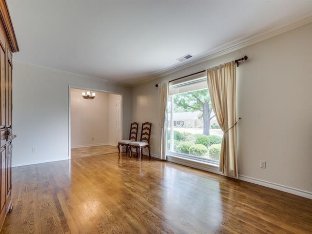 3731 Vancouver Drive, Dallas, TX 75229 photo 2