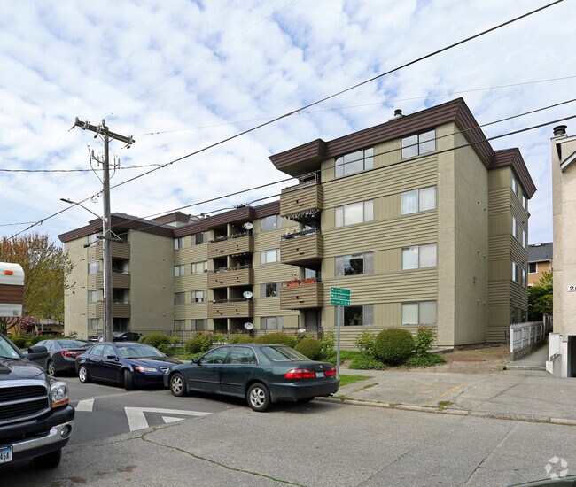 (1K) Kristine Apartments photo 2