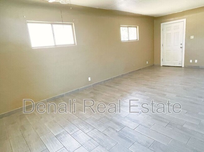 2138 E Turney Ave Phoenix, AZ 85016 photo 4