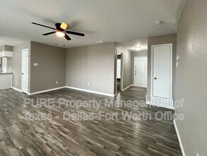 641 Gallant Fox Dr Dallas, TX 75211 photo 5