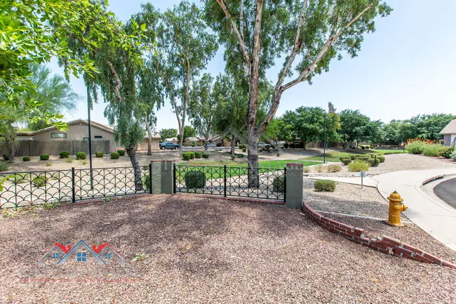 2334 E Longhorn Pl photo 4