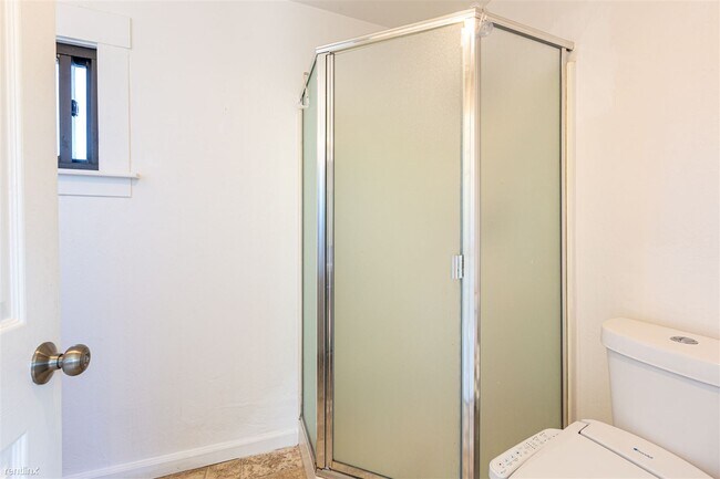 4418 Virginia Avenue, Oakland, CA 94619 photo 5
