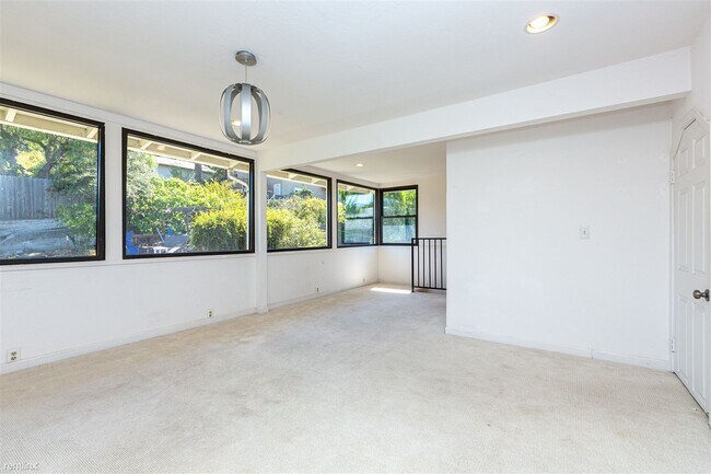 4418 Virginia Avenue, Oakland, CA 94619 photo 2