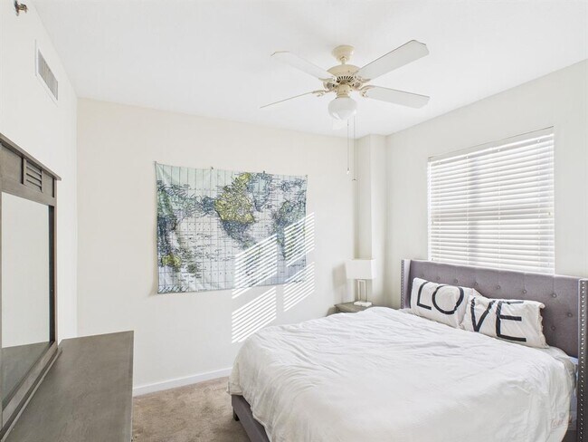 711 W 26th St Austin, TX 78705 photo 5