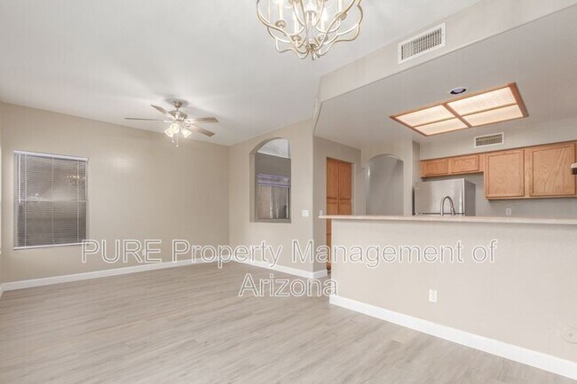 10512 W Almeria Rd Avondale, AZ 85392 photo 4