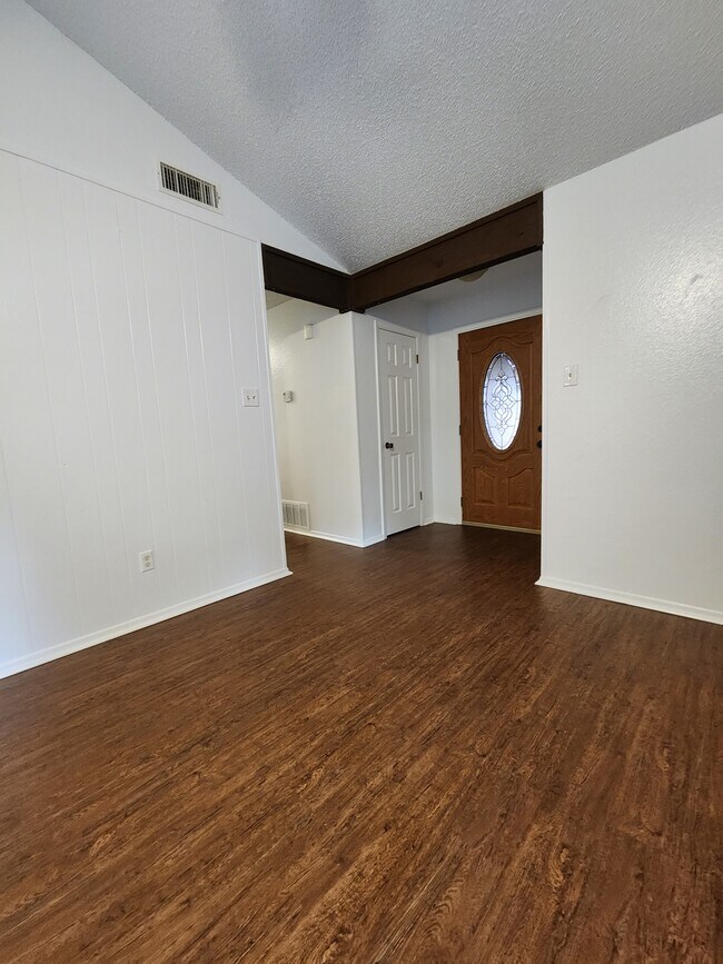 2107 Lazy Ridge Dr Killeen, TX 76543 photo 5