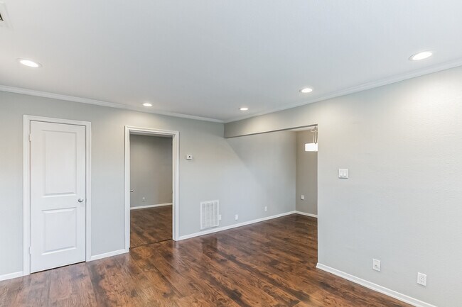 6315 Richmond photo 3