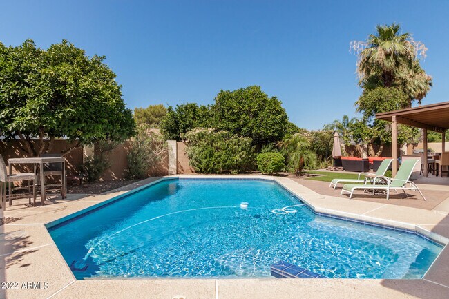 9373 E Altadena Ave Scottsdale, AZ 85260 photo 2