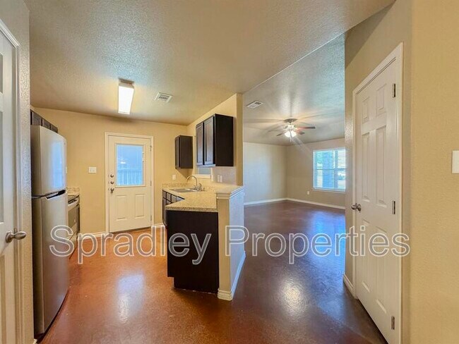 1548 Brady Wy Belton, TX 76513 photo 4