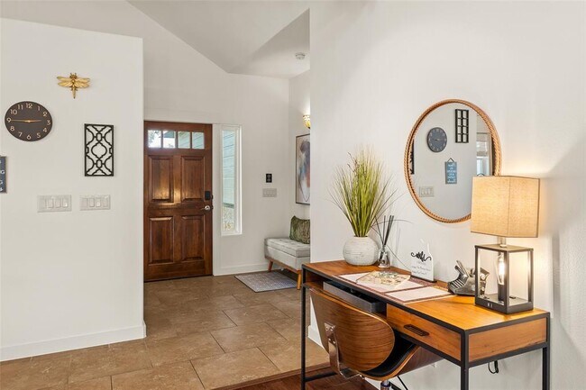 435 Hays Street, Dripping Springs, TX 78620 photo 4