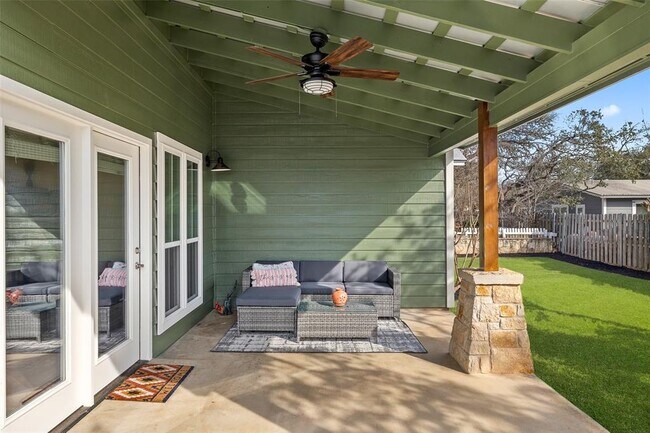 435 Hays Street, Dripping Springs, TX 78620 photo 3