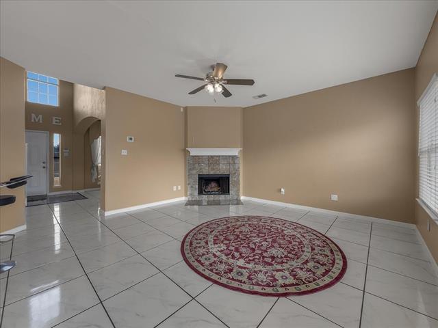 1119 Gaines Mills Rd Grand Prairie, TX 75052 photo 4