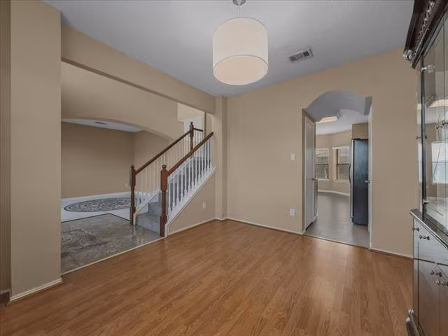 1119 Gaines Mills Rd Grand Prairie, TX 75052 photo 3