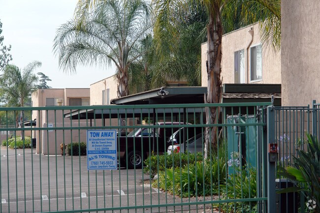 Grand Palm Village Apartments photo 2