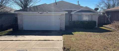 10333 Pleasant Mound Drive, Fort Worth, TX 76108 photo 2