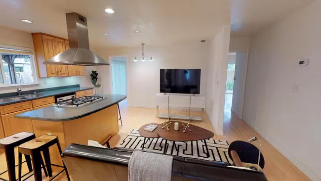 602 Teredo Dr Redwood City, CA 94065 photo 2
