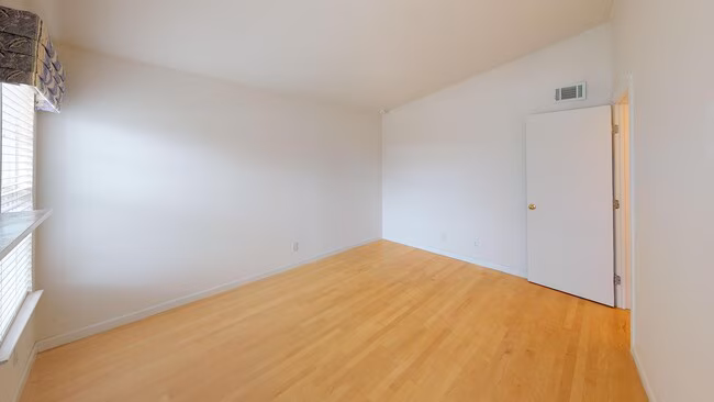 602 Teredo Dr Redwood City, CA 94065 photo 5