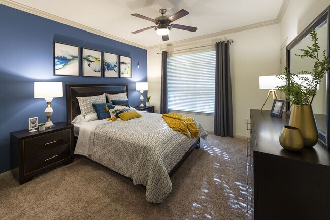 8877 Lakes at 610 Dr Houston, TX 77054 photo 5
