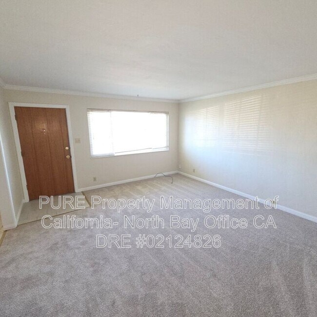 1520 Joan Dr Petaluma, CA 94954 photo 2