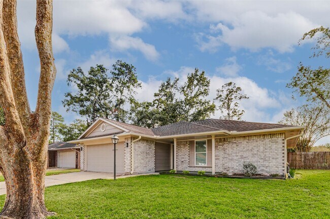 2410 Clear Ridge Drive, Kingwood, TX 77339 photo 2