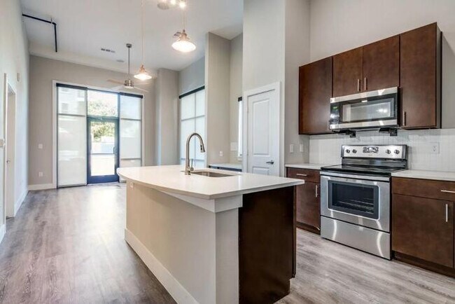 6021 Parker Blvd North Richland Hills, TX 76180 photo 3