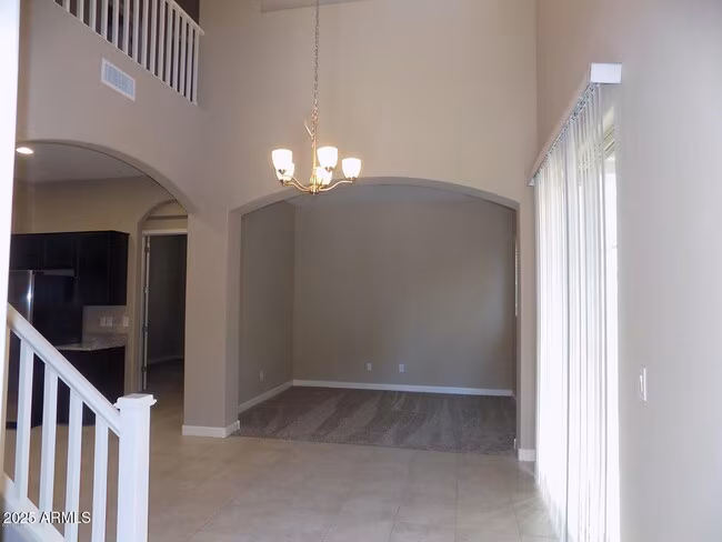 1367 E Country Club Dr photo 2