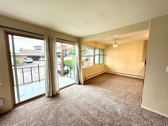 2334 W Plymouth St Seattle, WA 98199 photo 5