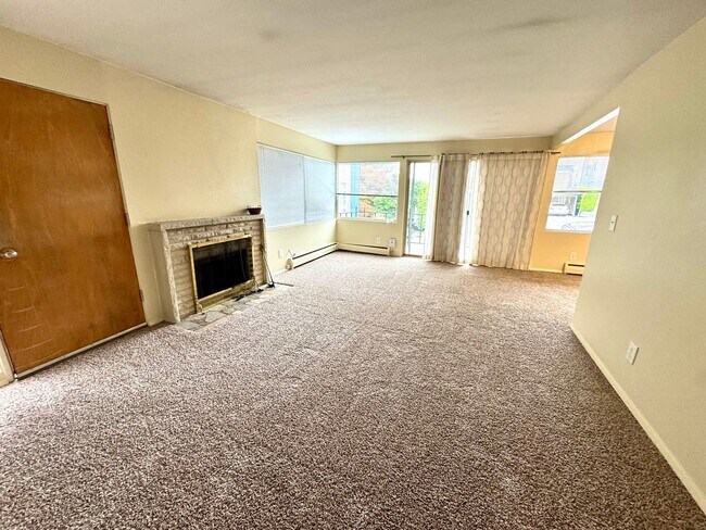 2334 W Plymouth St Seattle, WA 98199 photo 4