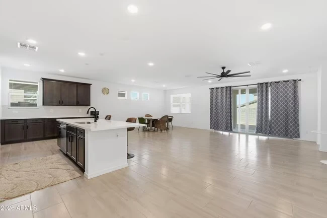 4650 Gilbert Ln San Tan Valley, AZ 85142 photo 4