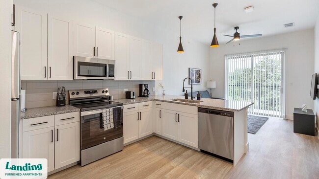 650 E Sycamore St Denton, TX 76205 photo 4