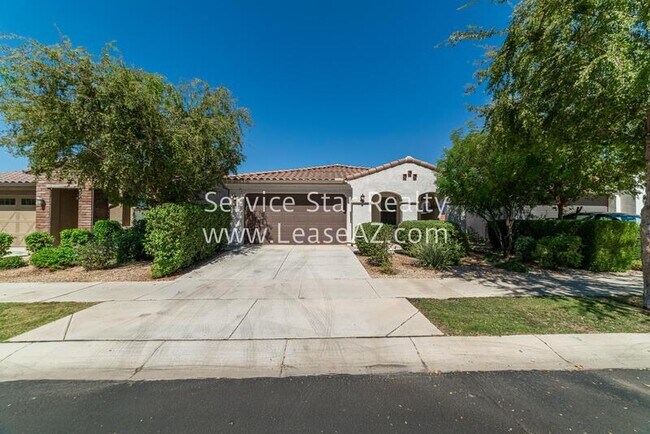 9828 E Tupelo Ave photo 4