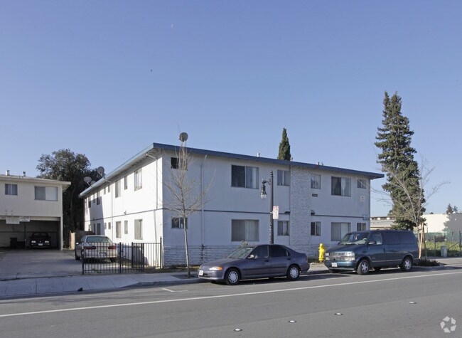 1640 Bay Road, East Palo Alto, CA 94303 photo 3