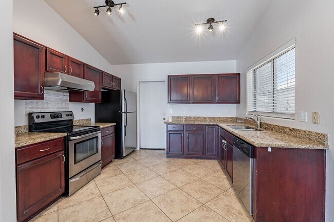 North West Chandler Home with a Pool photo 5