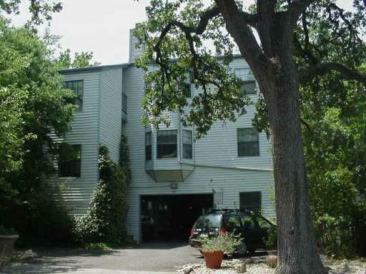 303 W 35th St Austin, TX 78705 photo 2