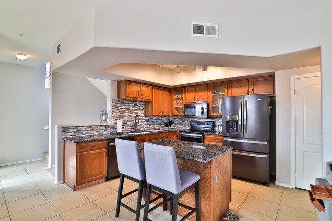 240 W Juniper Ave Gilbert, AZ 85233 photo 2