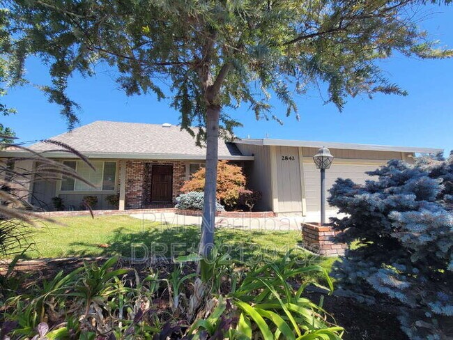 2842 Vista Grande Fairfield, CA 94534 photo 2